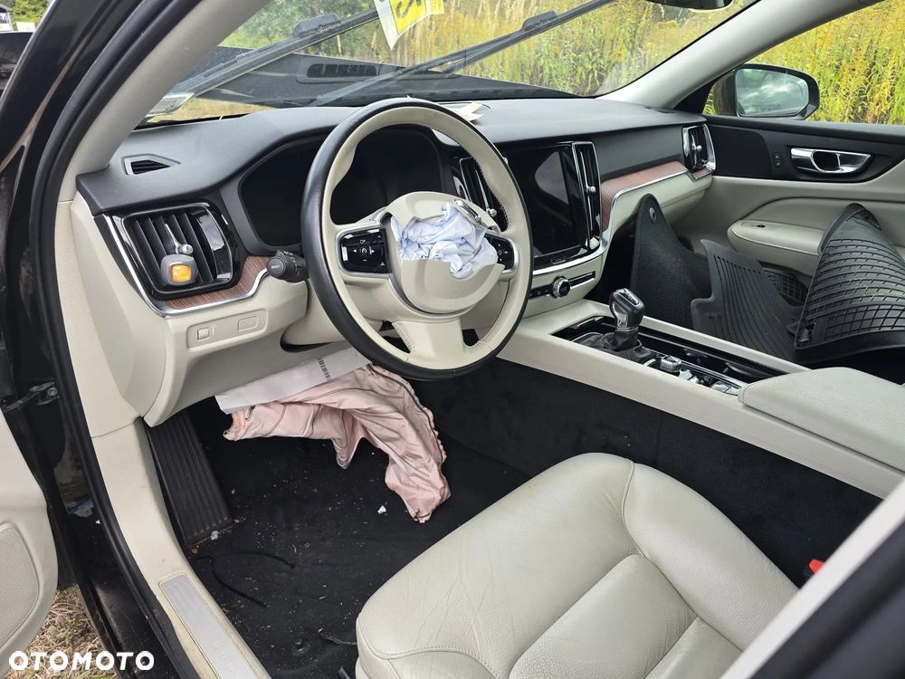 Volvo S60 T5 Momentum Pro - 9