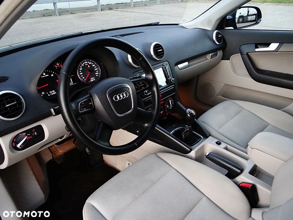 Audi A3 Sportback 1.6 TDI Attraction - 24