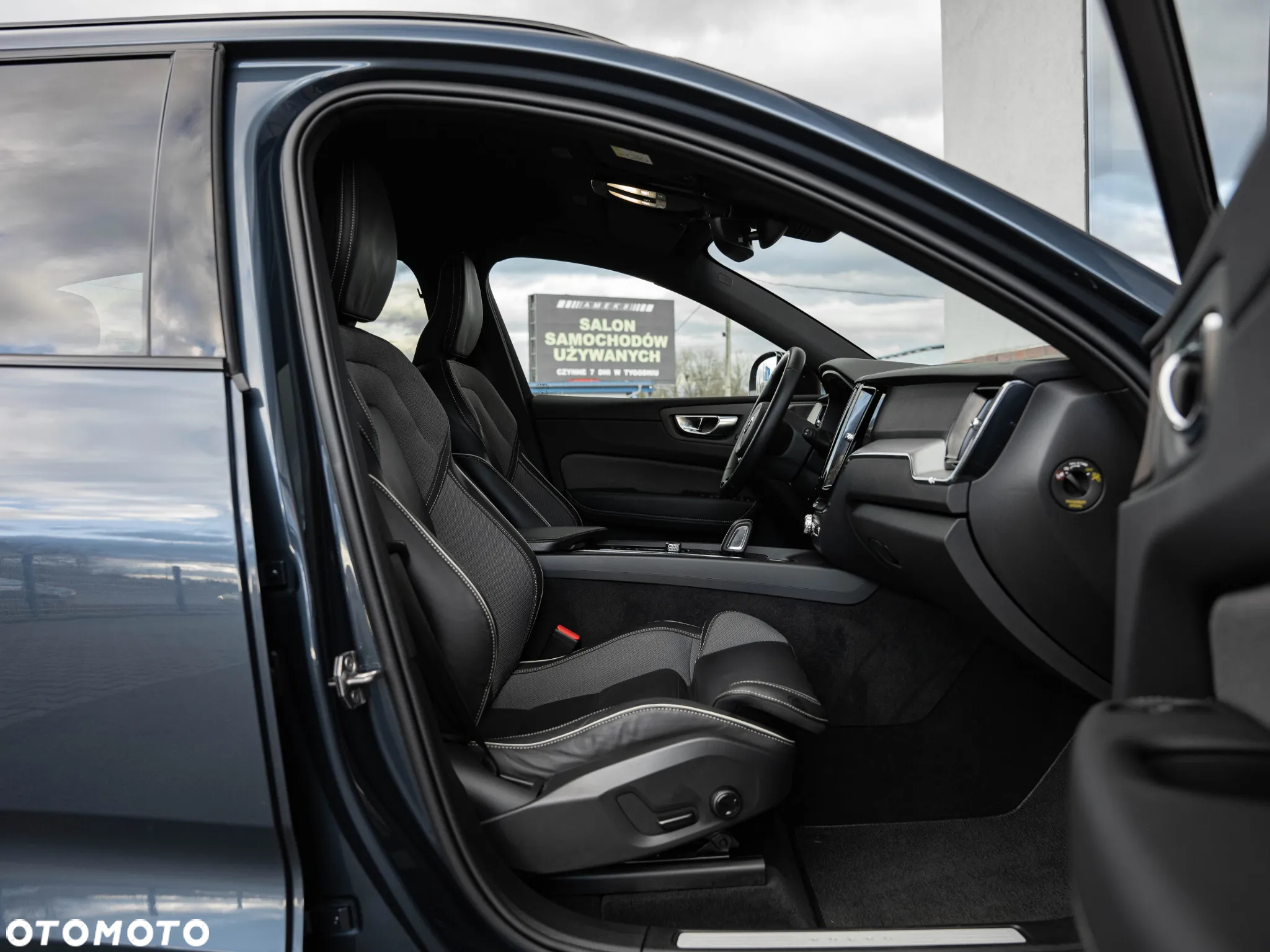 Volvo XC 60 B4 D AWD Ultimate Dark - 26