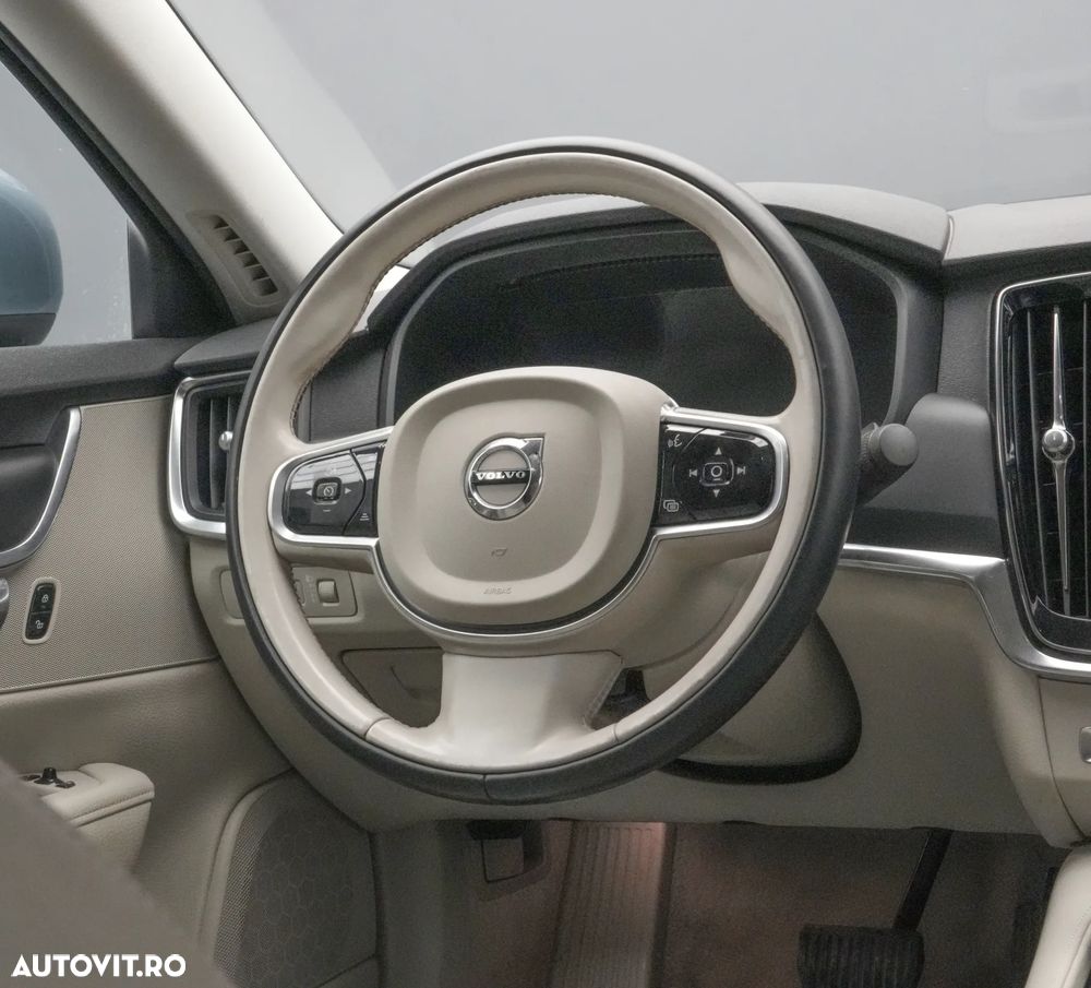 Volvo S90 D3 Geartronic Momentum Pro - 17