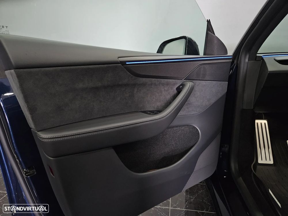 Tesla Model Y Performance Tração Integral - 25
