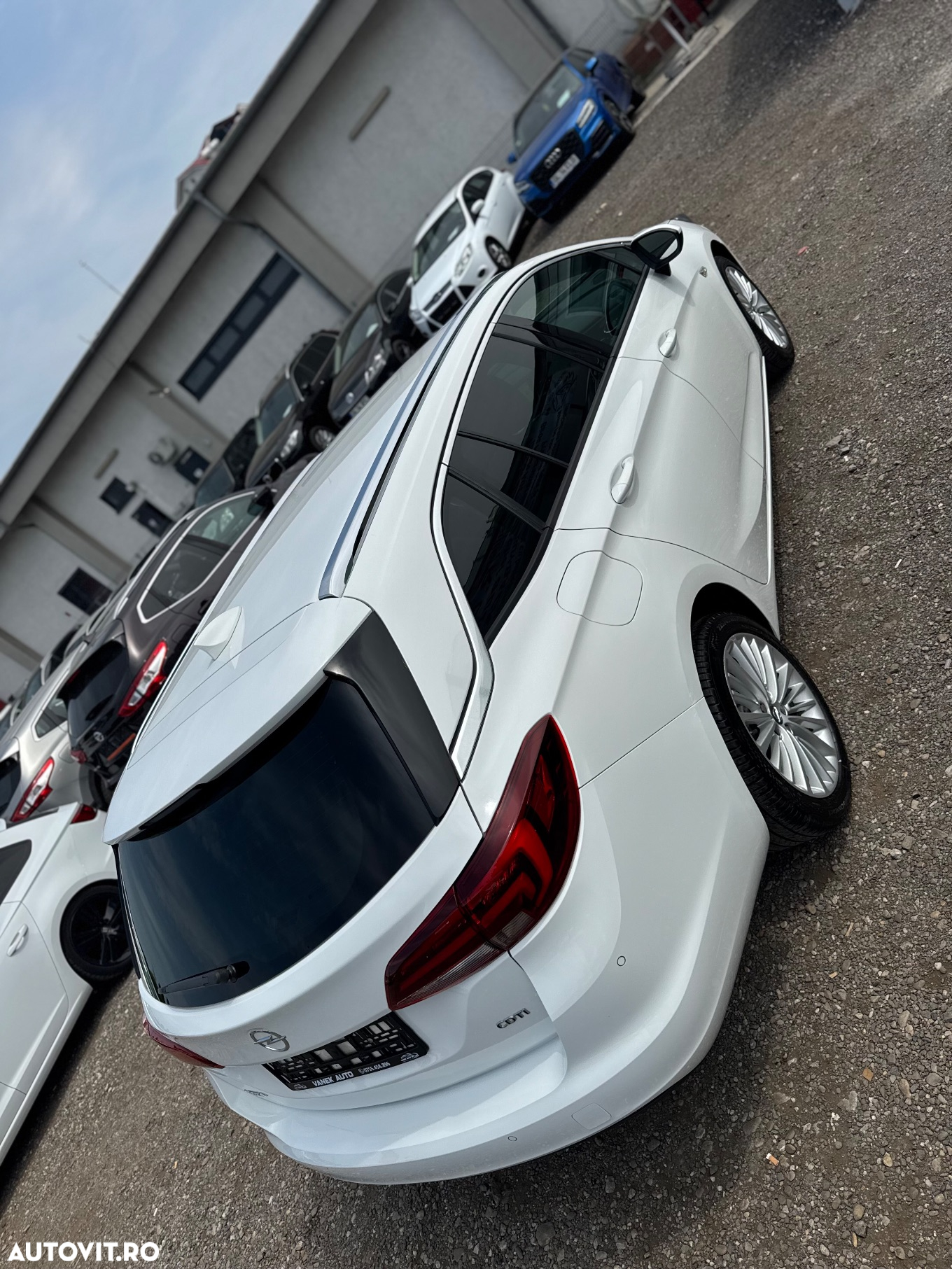 Opel Astra 1.6 D (CDTI) Automatik Innovation - 3