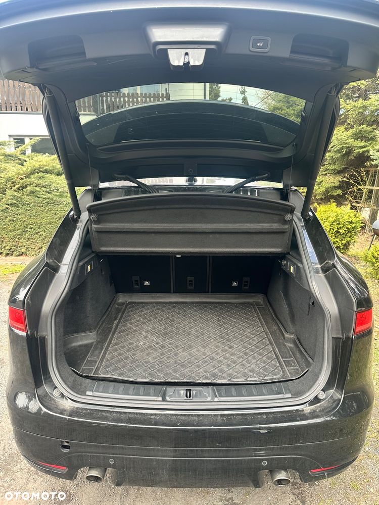 Jaguar F-Pace 25t AWD R-Sport - 10