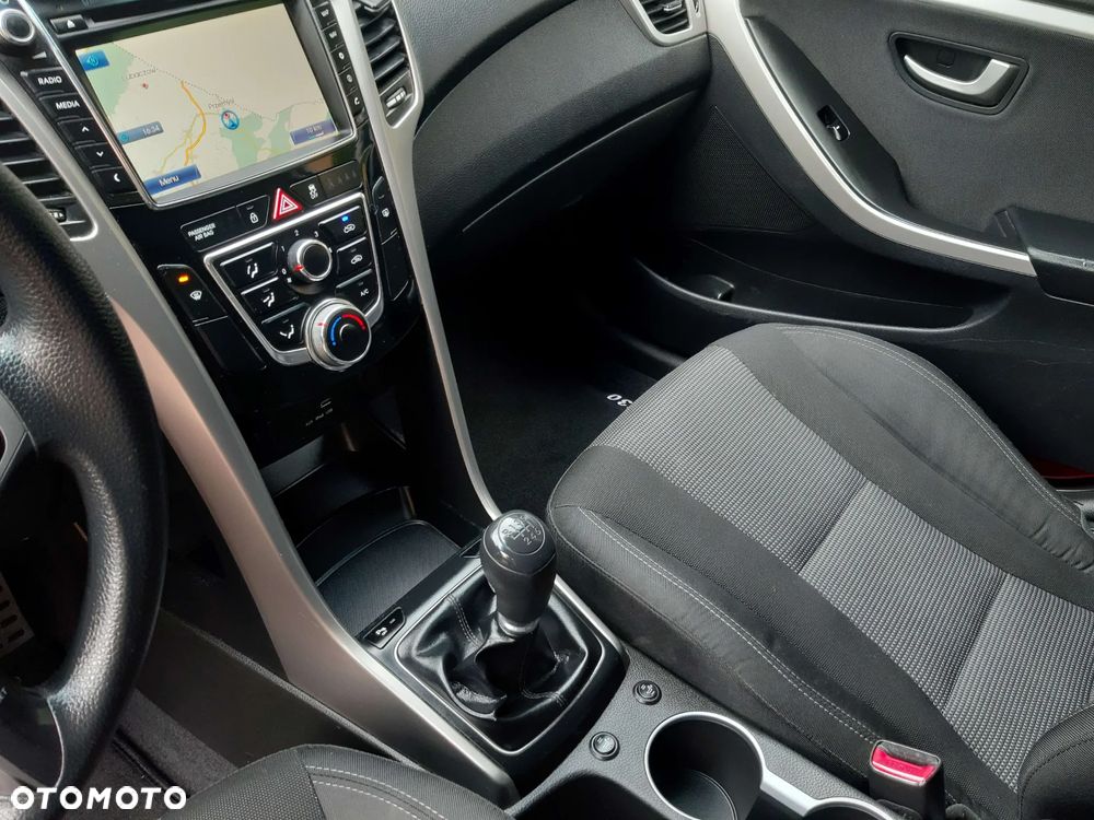 Hyundai i30 blue Kombi 1.4 YES Gold - 15