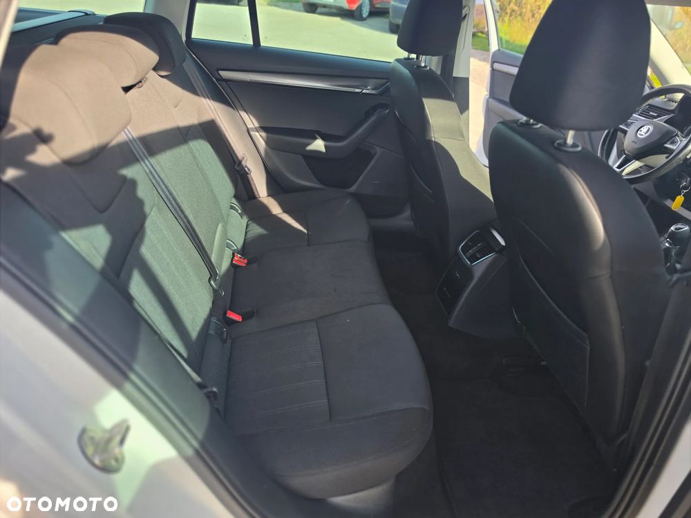 Skoda Octavia 1.6 TDI Premium Edition - 24