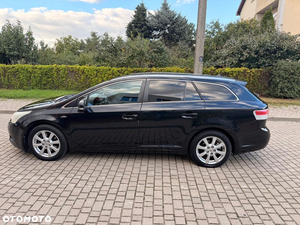Toyota Avensis - 8