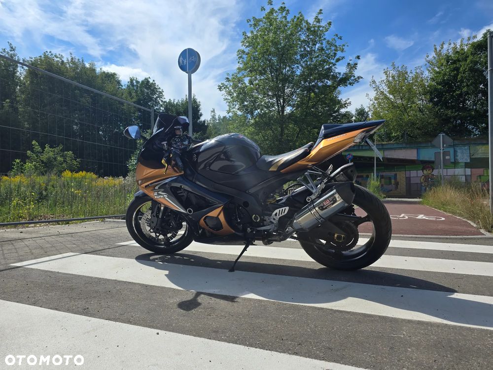 Suzuki GSX-R - 4