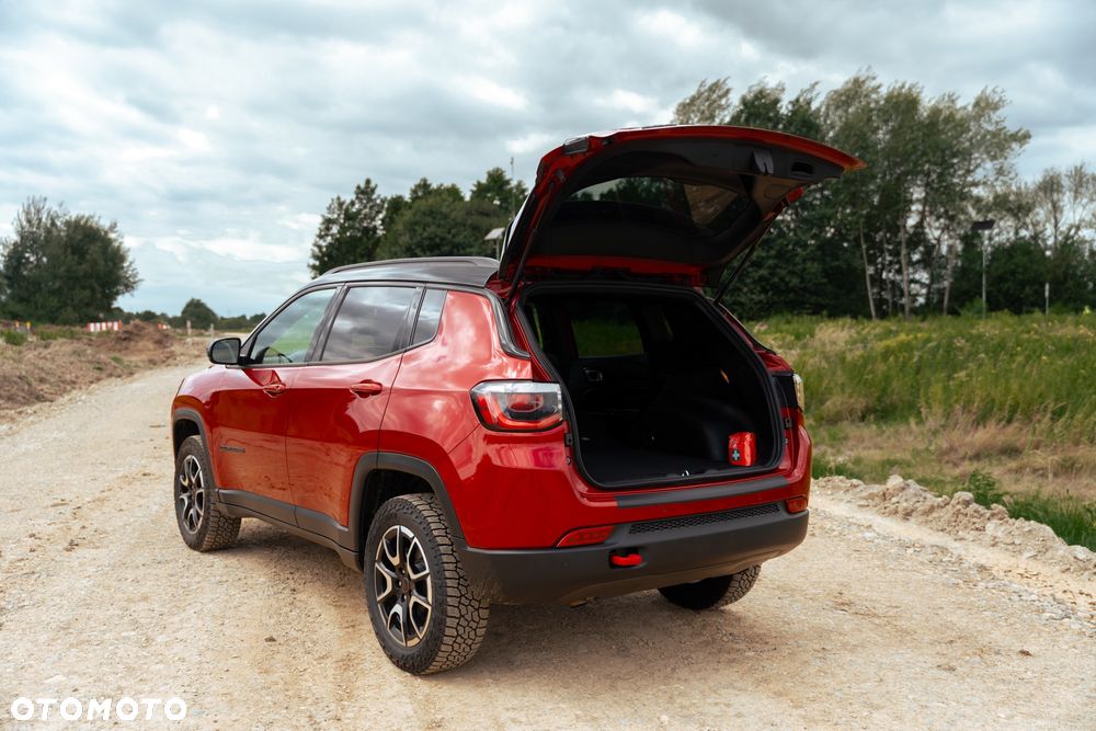Jeep Compass - 25