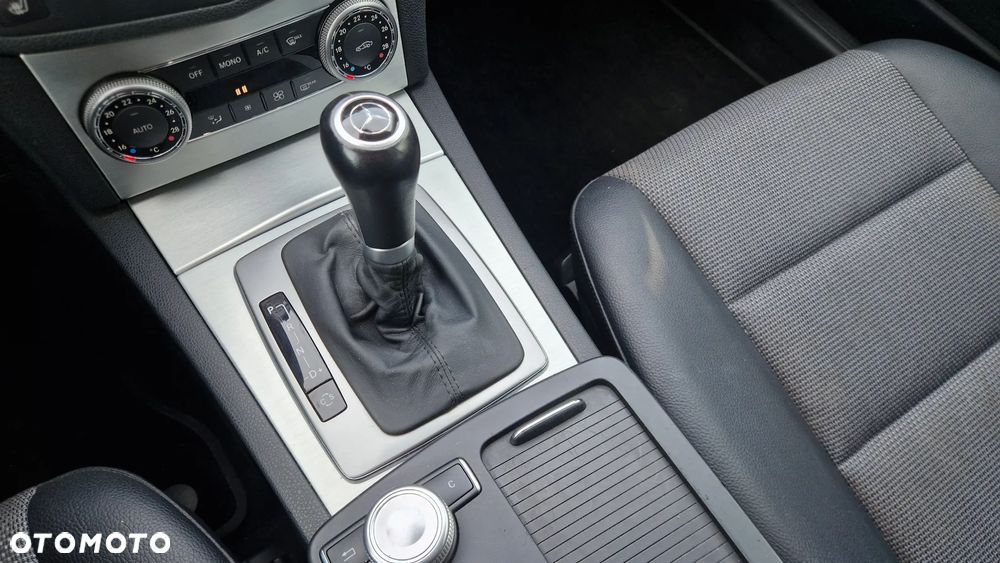 Mercedes-Benz Klasa C 200 (BlueEFFICIENCY) 7G-TRONIC Avantgarde - 33