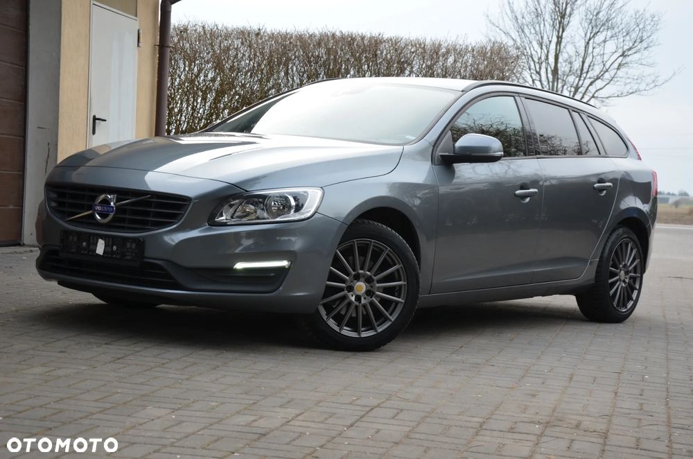 Volvo V60 D2 Momentum - 4