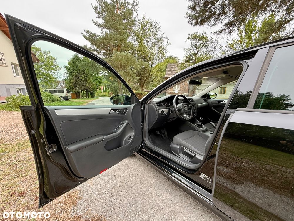 Volkswagen Jetta 1.6 TDI Comfortline - 13