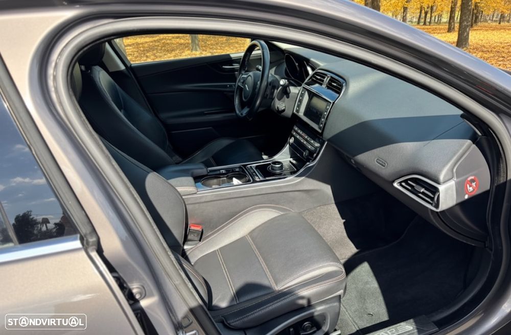 Jaguar XE 2.0 D Prestige Aut. - 17