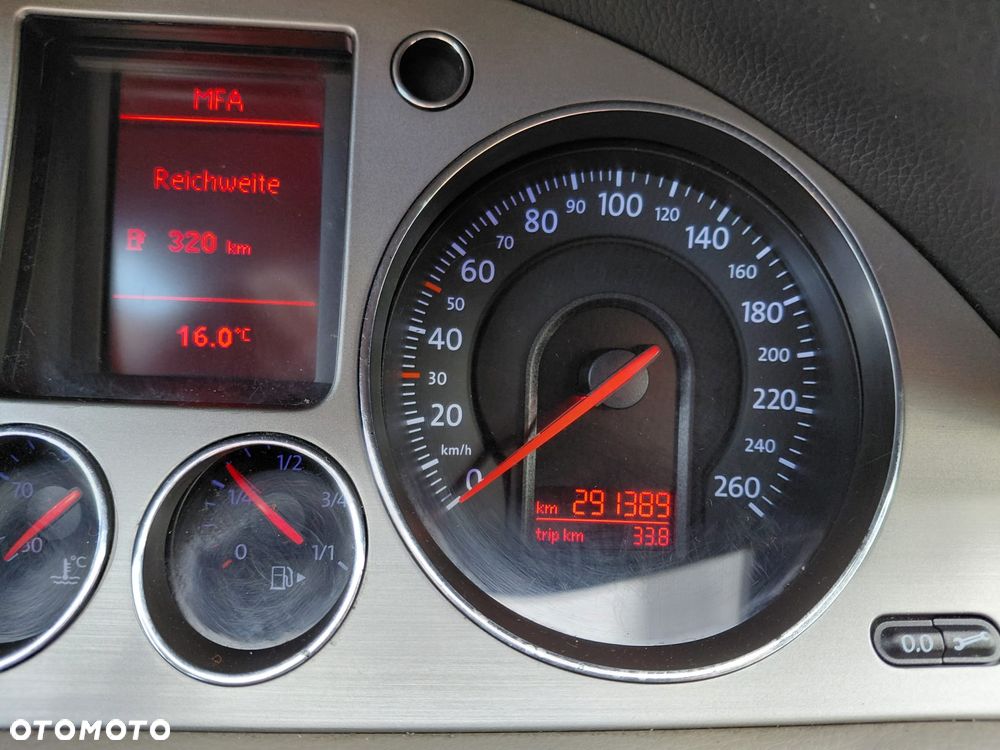 Volkswagen Passat 2.0 TDI DPF Trendline - 11