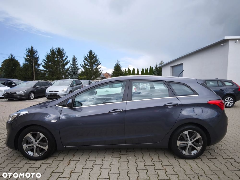 Hyundai i30 blue Kombi 1.6 GDi YES Gold - 7