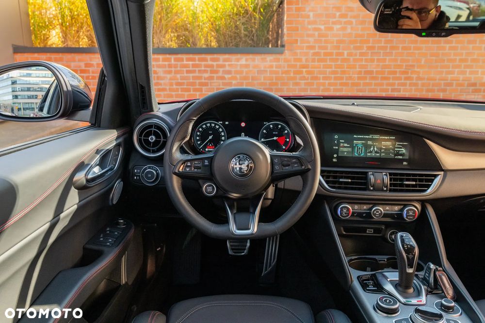 Alfa Romeo Giulia 2.0 Turbo Tributo Italiano Q4 - 13