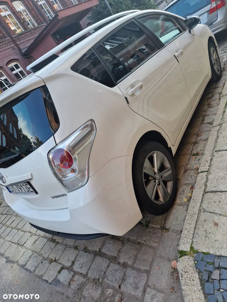 Toyota Verso 1.8 Prestige 7os - 10