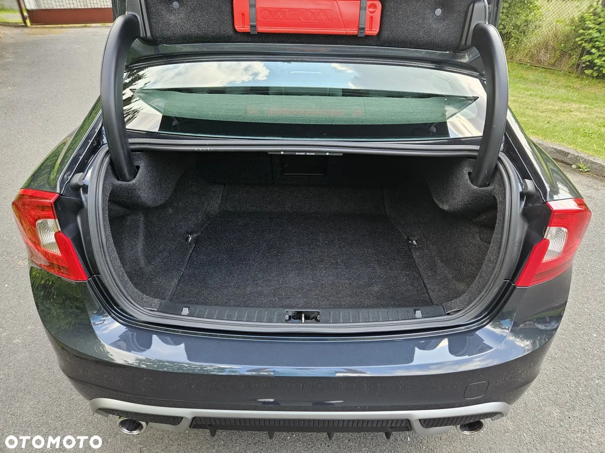 Volvo S60 D3 R-Design - 30