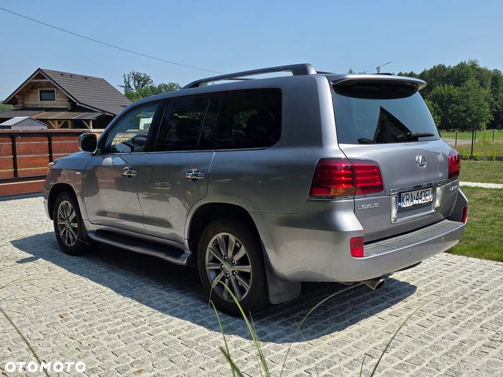 Lexus LX - 7