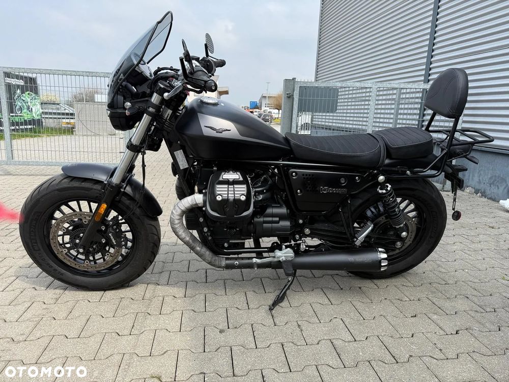 Moto Guzzi V9 - 2