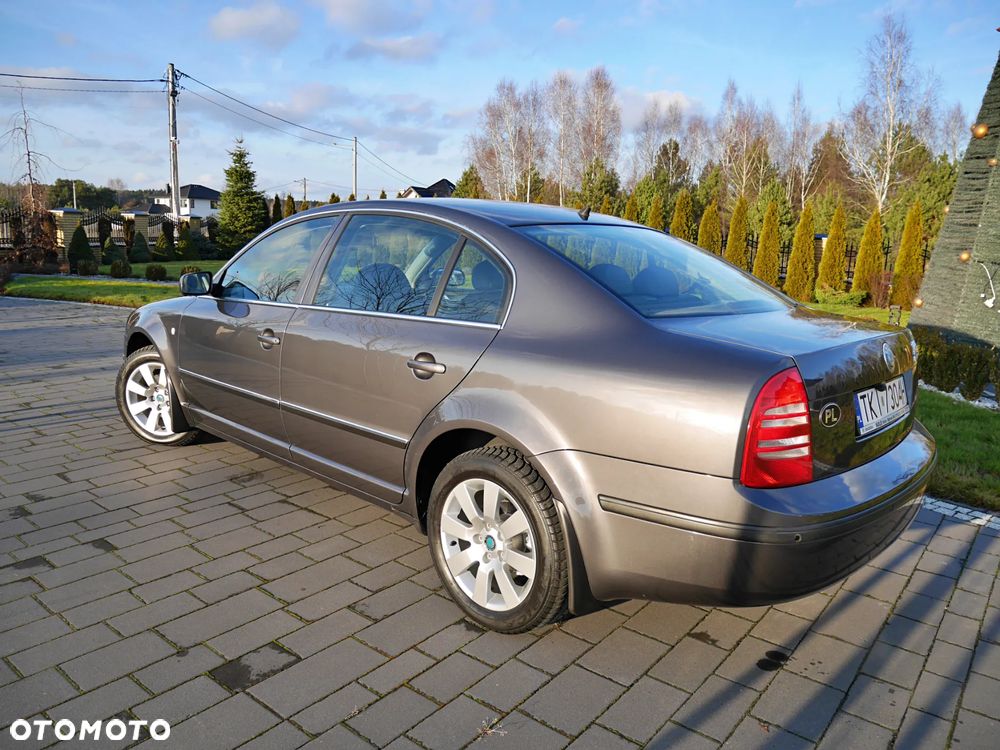 Skoda Superb 1.8T Elegance - 3
