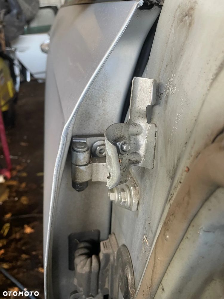 VW PASSAT B7 KOMBI DRZWI LEWE PRAWE PRZOD TYL SREBRNE LA7W - 6