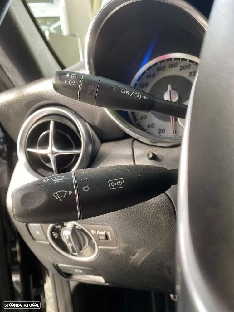 Mercedes-Benz SLK 200 (BlueEFFICIENCY) - 12