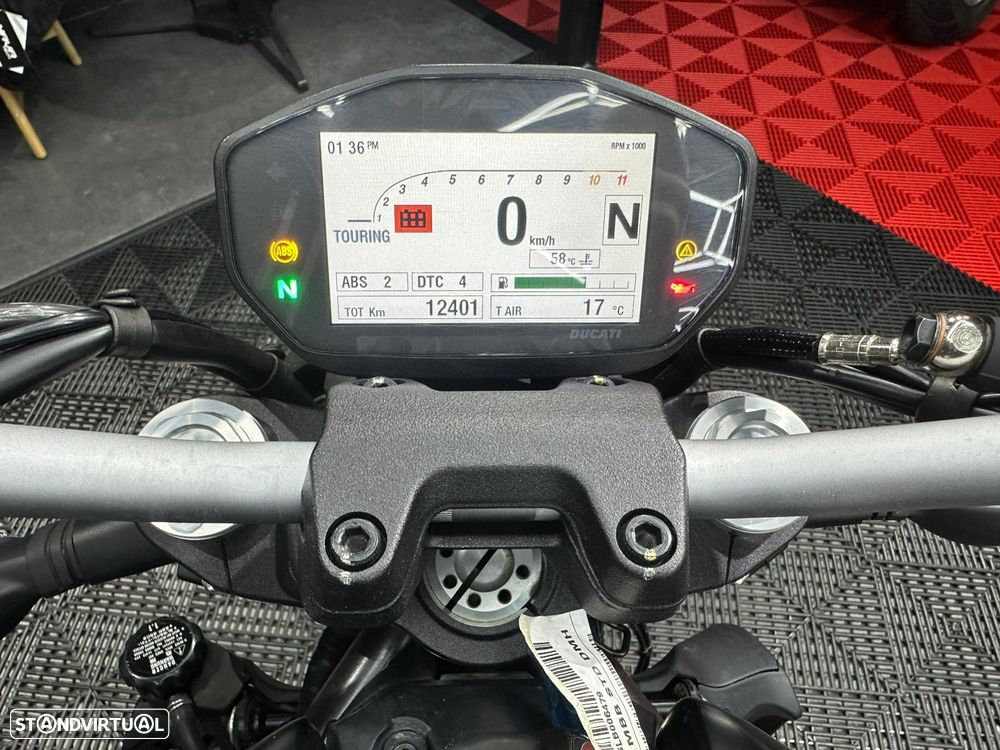Ducati Monster 821 - 10