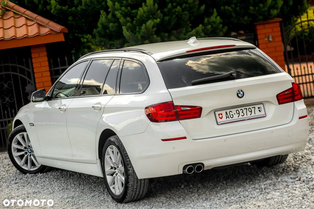 BMW Seria 5 525d xDrive Touring Luxury Line - 9