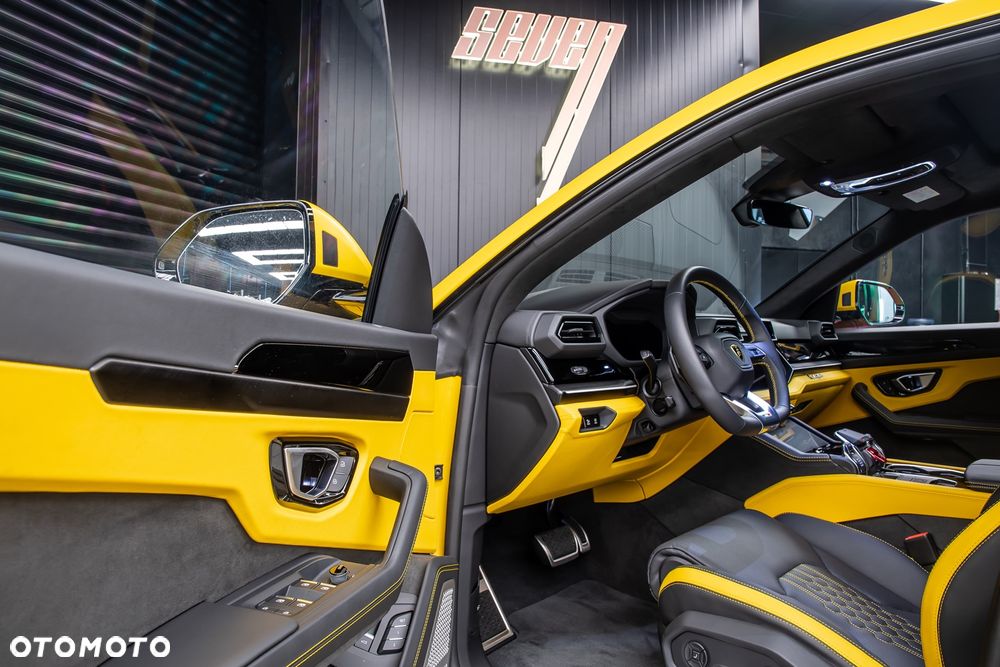 Lamborghini Urus - 25