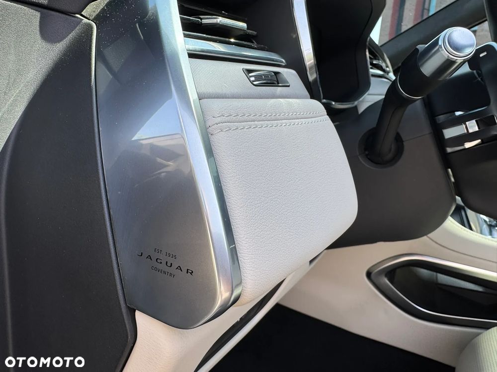 Jaguar F-Pace D200 AWD R-Dynamic HSE - 14