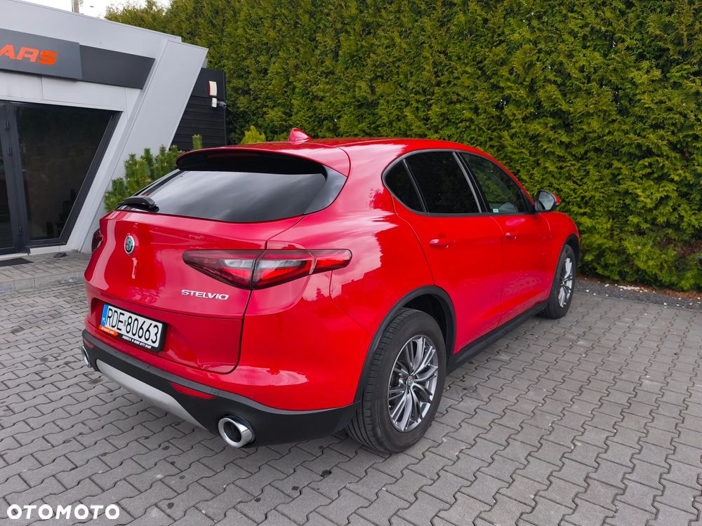 Alfa Romeo Stelvio - 8