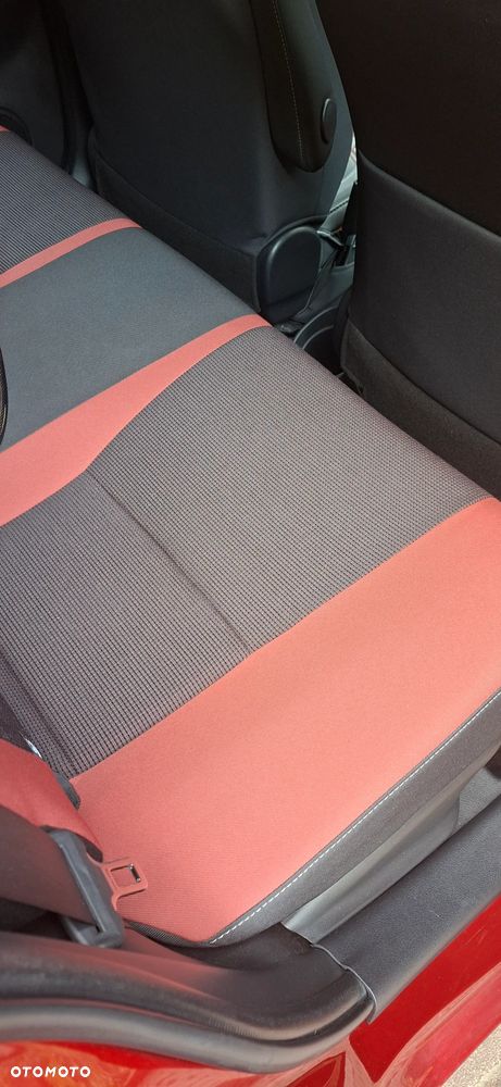 Toyota Yaris Hybrid 100 Selection Passion - 31