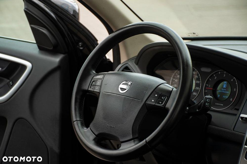 Volvo XC 60 D5 AWD Momentum - 32