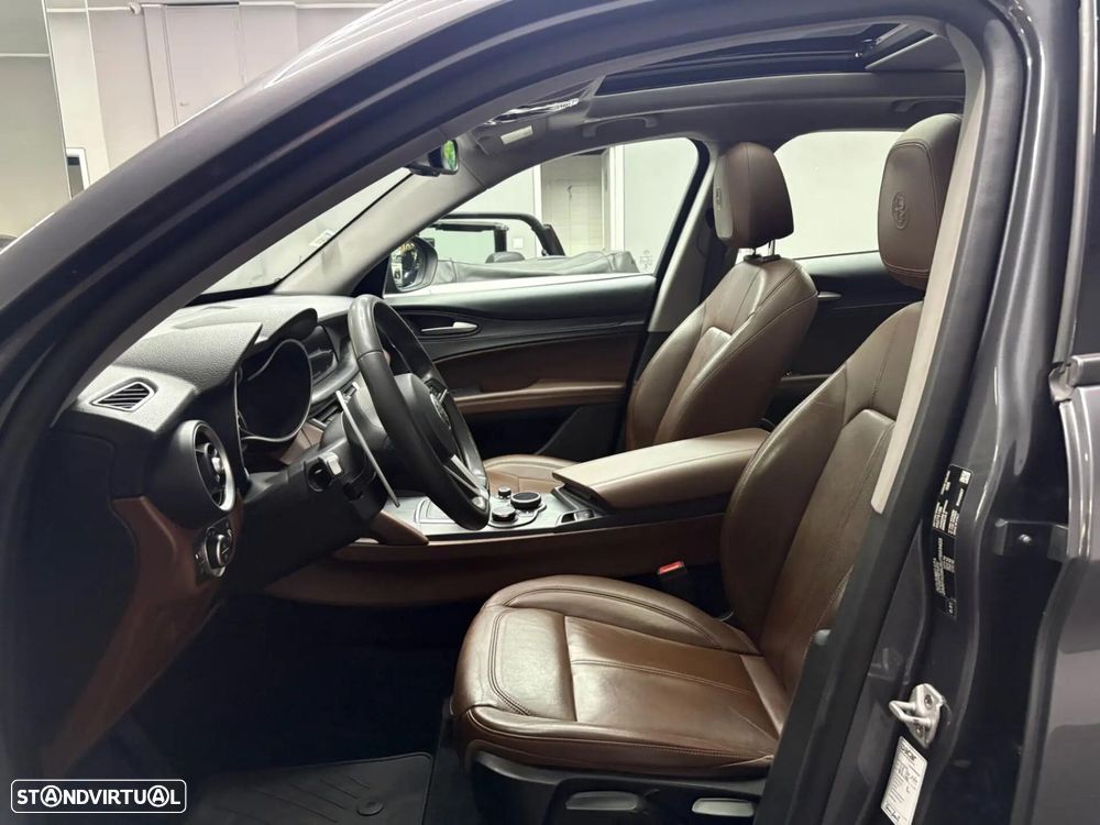 Alfa Romeo Stelvio - 7