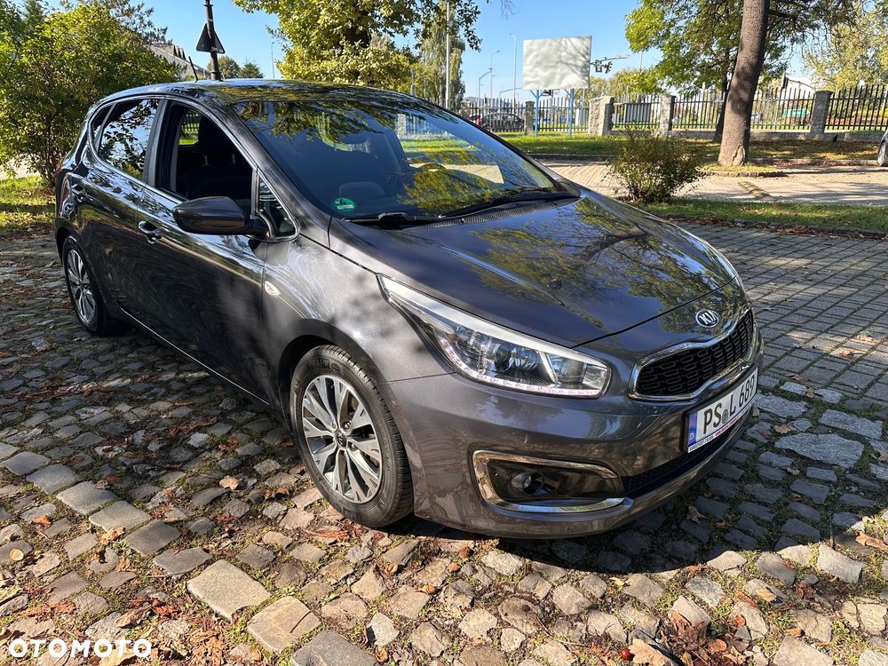 Kia Ceed - 4