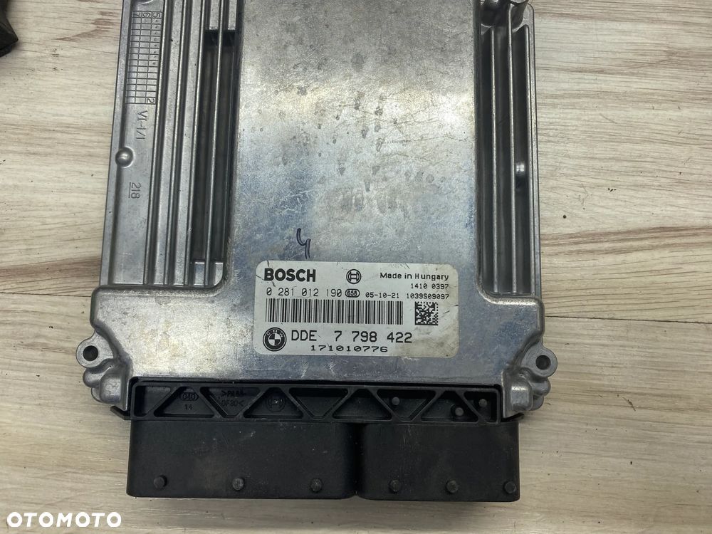 KOMPUTER STEROWNIK SILNIKA ECU BMW E60 E61 2,5D 0281012190  7798422 - 1