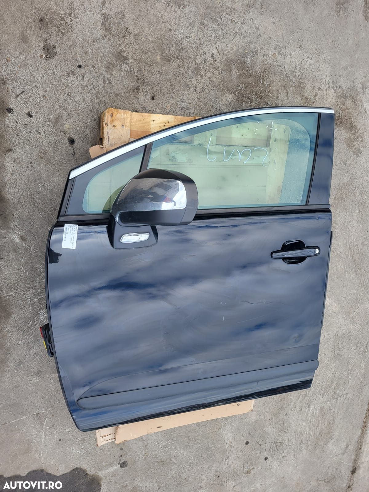 Vindem usa staga fata  Peugeot 3008 - 1