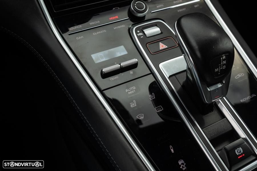 Porsche Panamera Sport Turismo 4 E-Hybrid - 36
