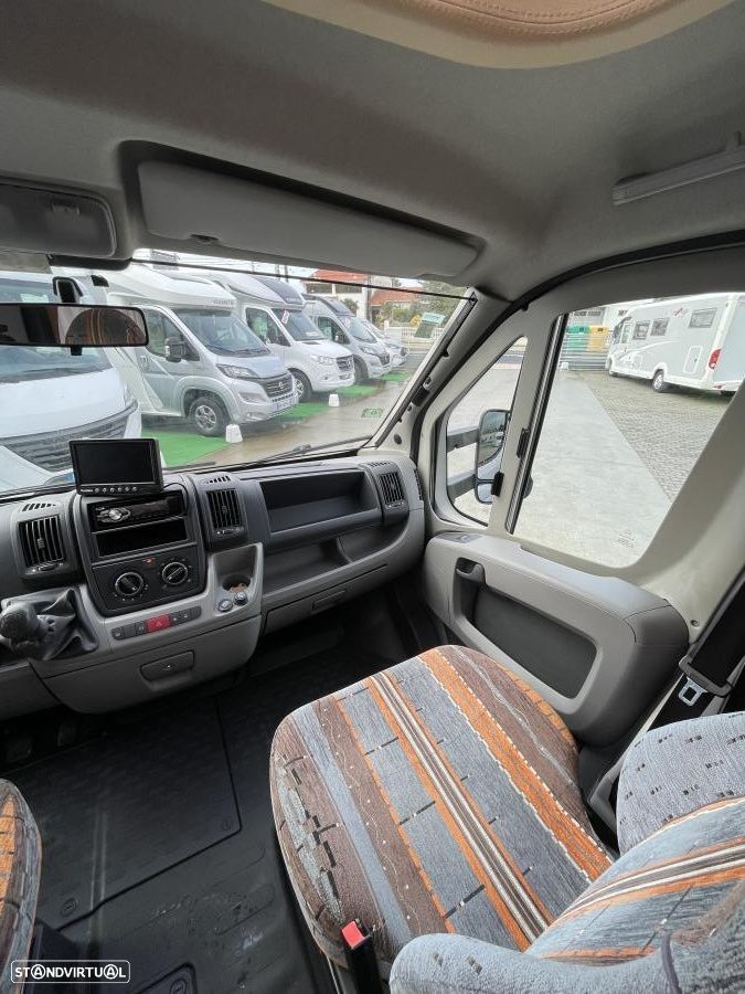 Burstner Privilége T615 cama francesa - 17