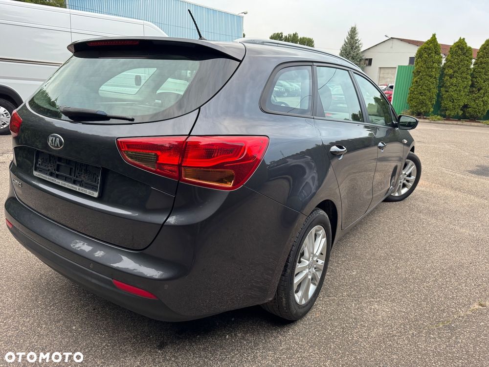 Kia Ceed 1.6 GDI ISG Dream Team Edition - 6