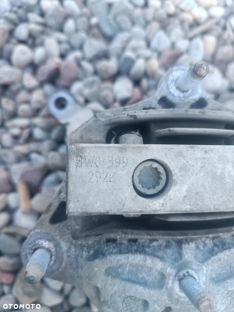 AUDI A4 B9 8W ŁAPA SKRZYNI PODPORA PODUSZKA WSPORNIK 8W0399262AE 8W0399292B - 2