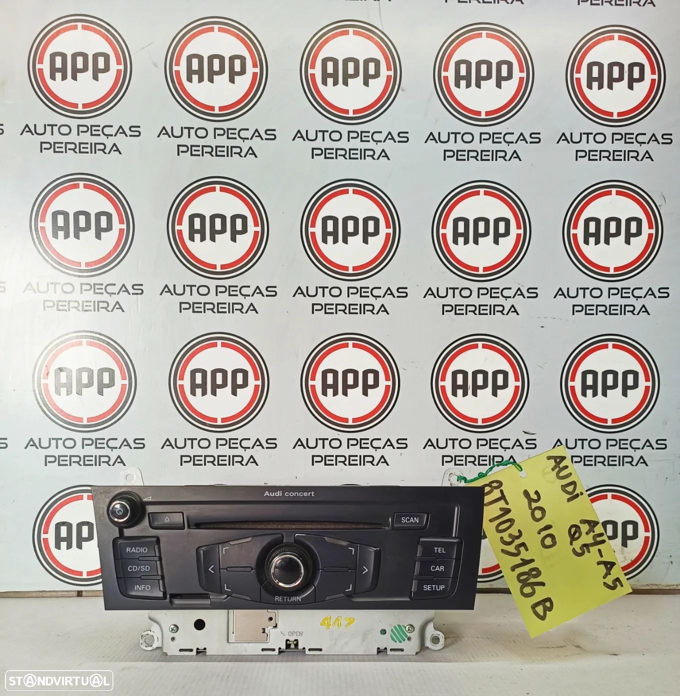 Rádio Audi A4, A5 de 2010 8T1035186B. - 1