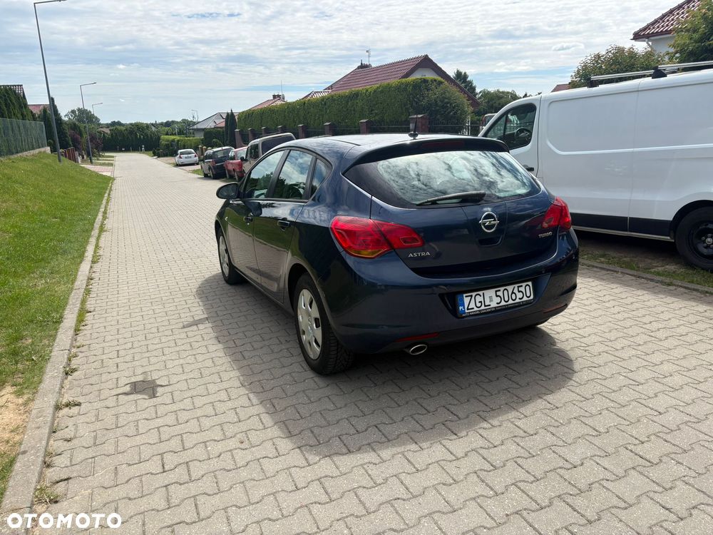 Opel Astra 1.4 T Enjoy - 8