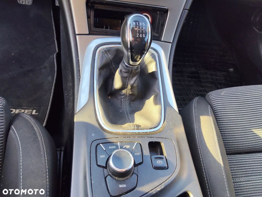 Opel Insignia 2.0 CDTI 150 Jahre - 10