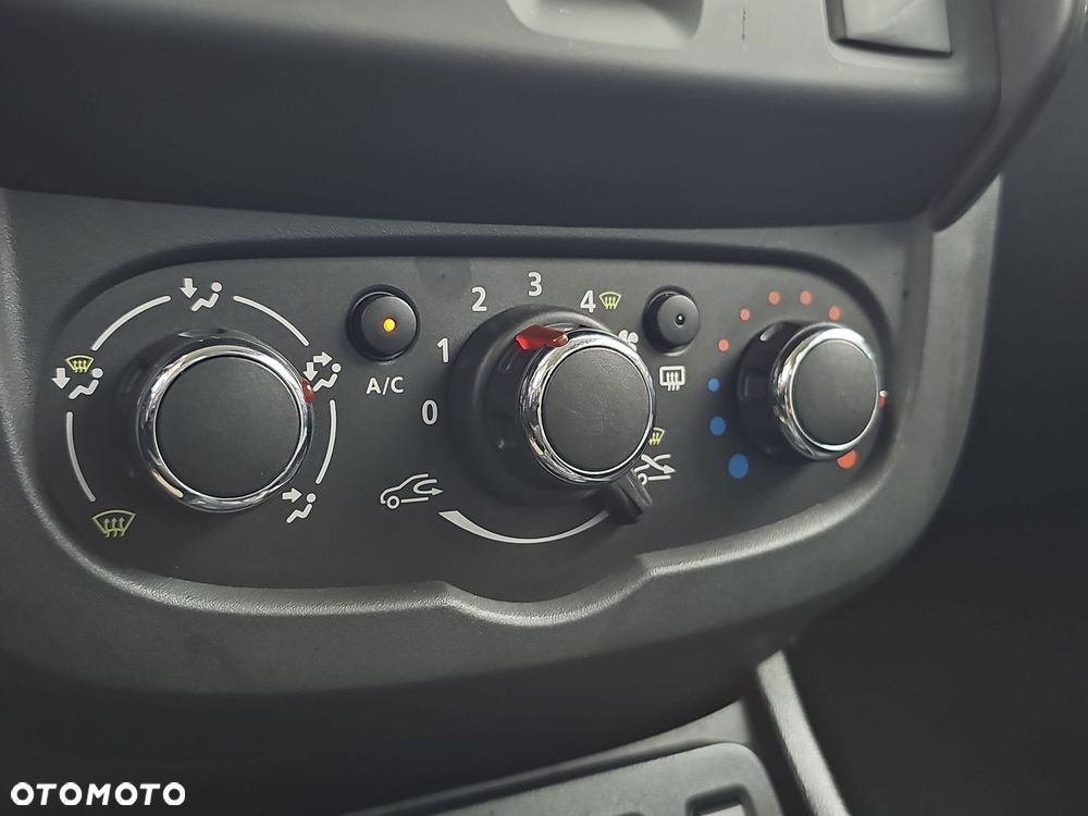 Dacia Duster 1.6 SCe Laureate S&S - 22