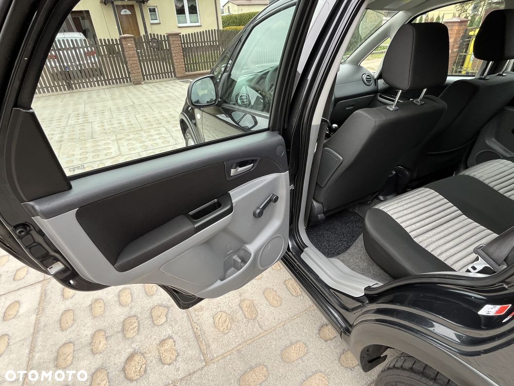Suzuki SX4 Classic 1.6 VVT 4x4 Comfort - 8
