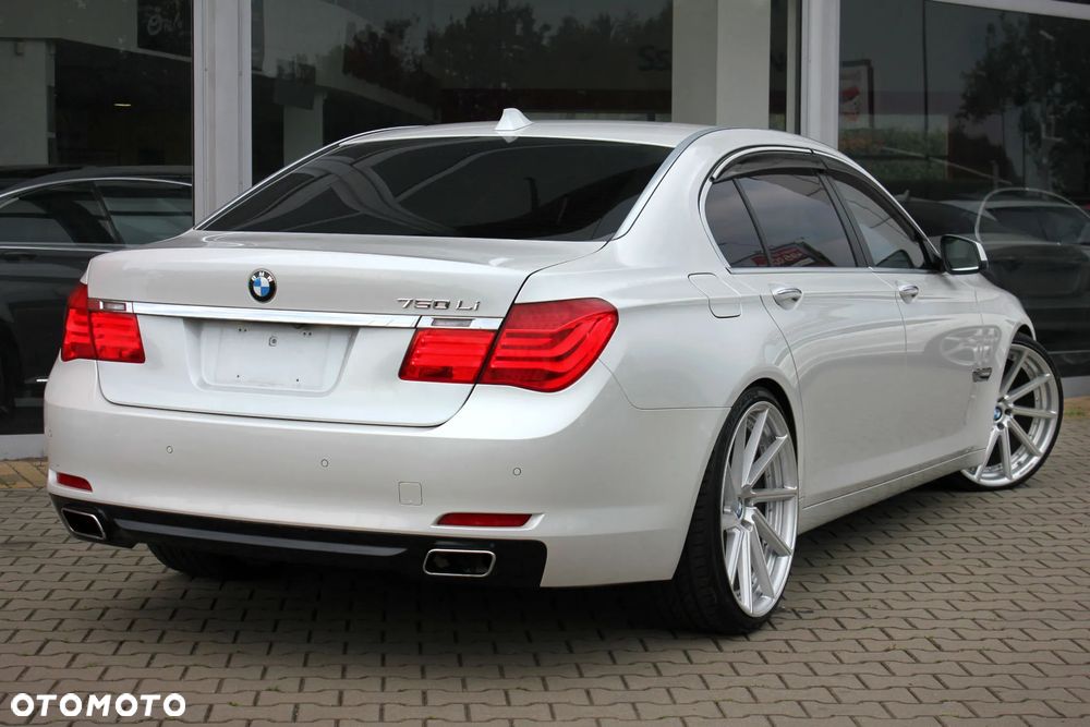 BMW Seria 7 750Li - 8