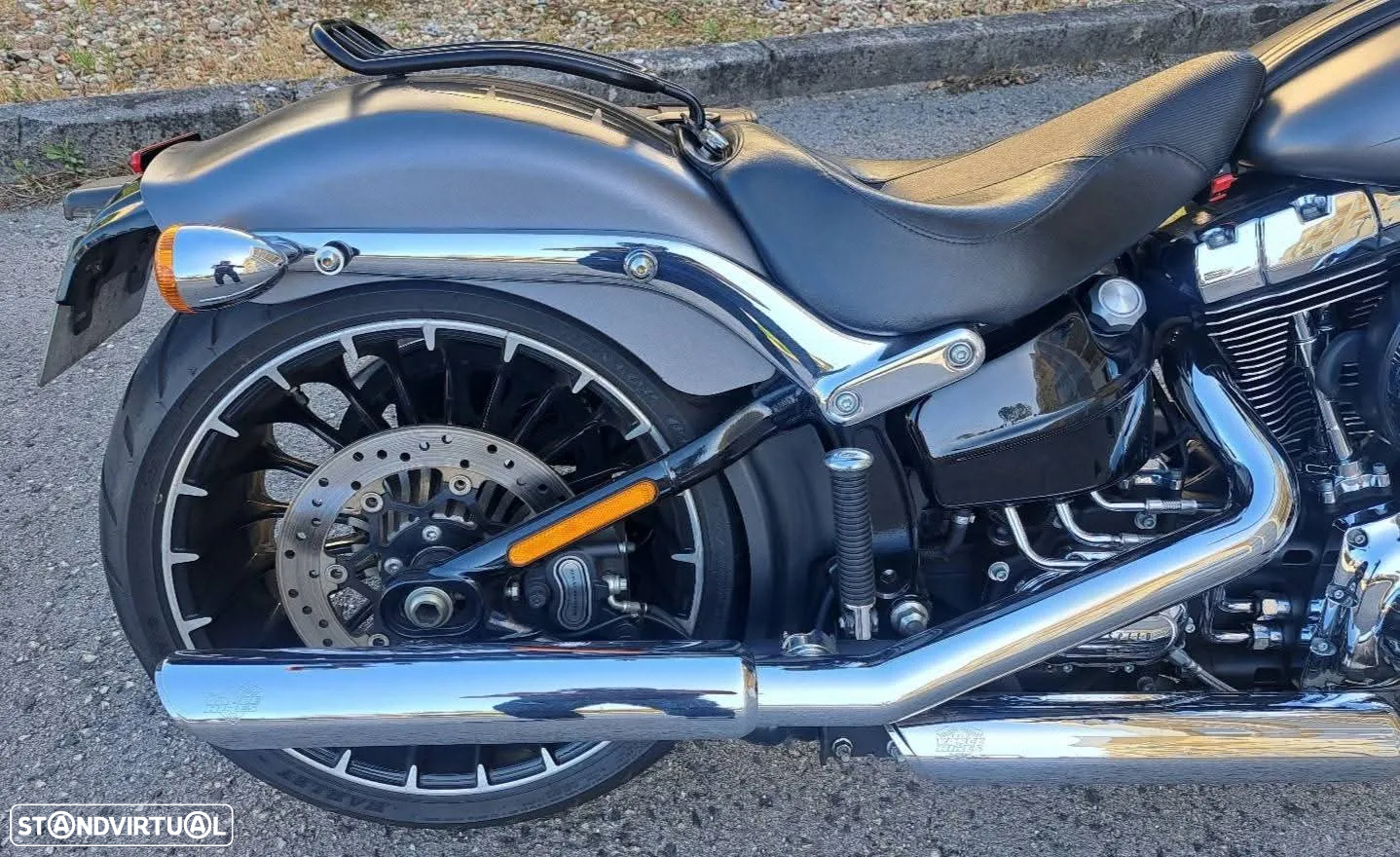 Harley-Davidson Softail Breakout - 5