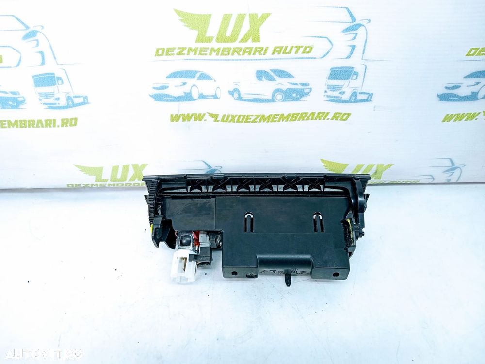 Scrumiera cu bricheta 3c0863284g Volkswagen VW Passat B6 - 4