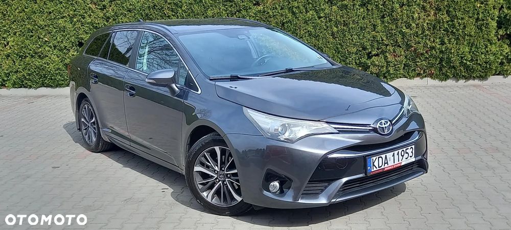 Toyota Avensis 1.8 Executive - 8
